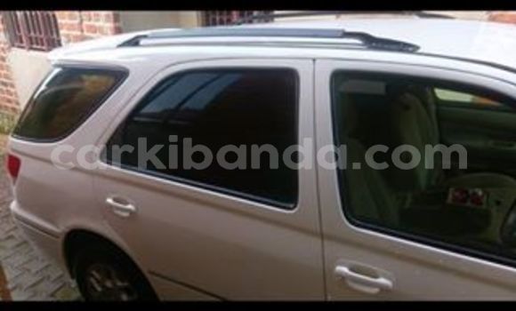 Acheter Occasion Voiture Toyota Vista Blanc à Kampala, Ouganda Acheter Occasion Voiture Toyota Vista Blanc à Kampala, Ouganda