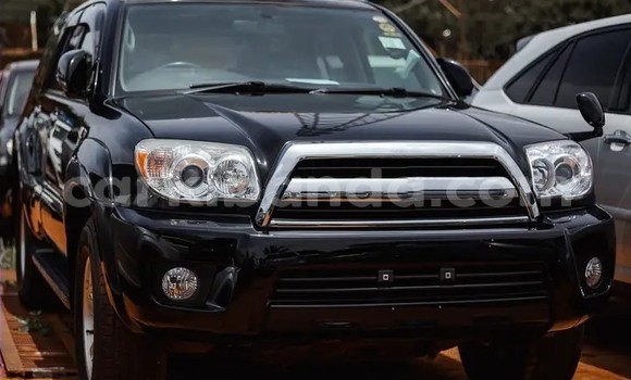 Nunua Ilio tumika Toyota Hilux Surf Nyeusi Gari ndani ya Kampala nchini Uganda Nunua Ilio tumika Toyota Hilux Surf Nyeusi Gari ndani ya Kampala nchini Uganda