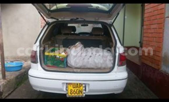 Acheter Occasion Voiture Toyota Vista Blanc à Kampala, Ouganda Acheter Occasion Voiture Toyota Vista Blanc à Kampala, Ouganda