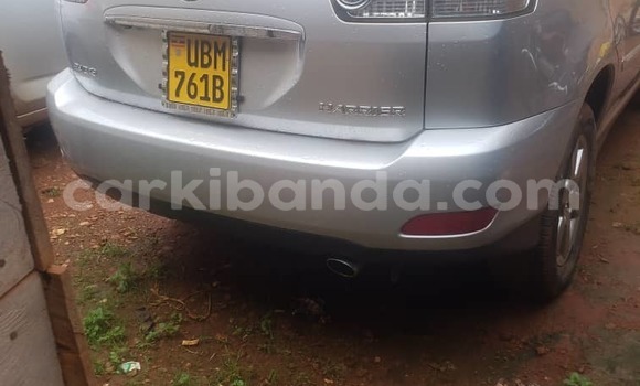 Gura Yakoze Toyota Harrier Silver Imodoka i Kampala mu Uganda