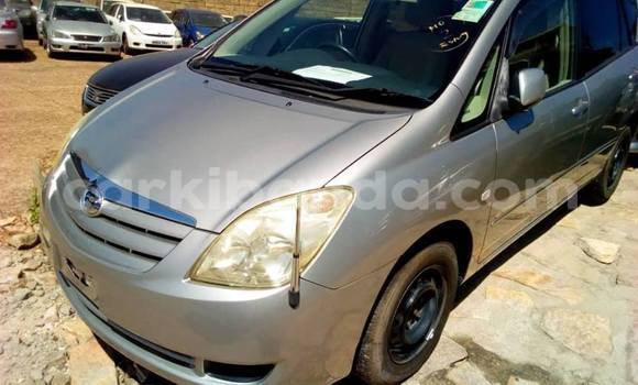 Gura Yakoze Toyota Spacio Silver Imodoka i Kampala mu Uganda Gura Yakoze Toyota Spacio Silver Imodoka i Kampala mu Uganda