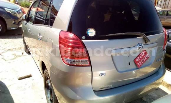 Gura Yakoze Toyota Spacio Silver Imodoka i Kampala mu Uganda Gura Yakoze Toyota Spacio Silver Imodoka i Kampala mu Uganda