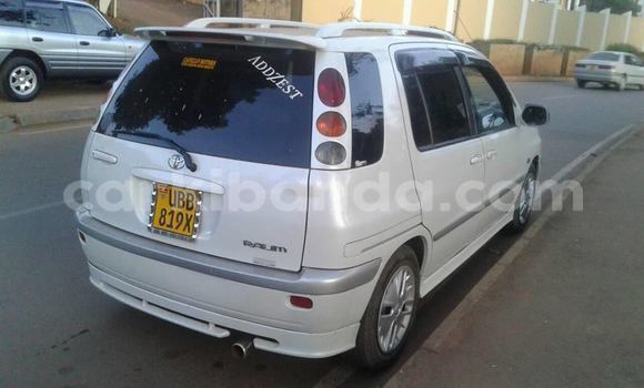 Gura Yakoze Toyota Raum White Imodoka i Kampala mu Uganda Gura Yakoze Toyota Raum White Imodoka i Kampala mu Uganda