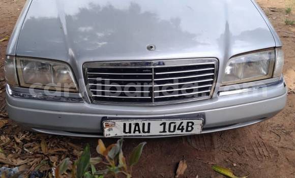 Nunua Ilio tumika Mercedes-Benz C-Classe Nyingine Gari ndani ya Busembatia nchini Mashariki Nunua Ilio tumika Mercedes-Benz C-Classe Nyingine Gari ndani ya Busembatia nchini Mashariki