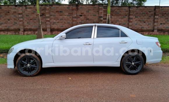 Nunua Ilio tumika Toyota Mark X Nyeupe Gari ndani ya Bushenyi nchini Magharibi Nunua Ilio tumika Toyota Mark X Nyeupe Gari ndani ya Bushenyi nchini Magharibi