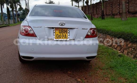 Nunua Ilio tumika Toyota Mark X Nyeupe Gari ndani ya Bushenyi nchini Magharibi Nunua Ilio tumika Toyota Mark X Nyeupe Gari ndani ya Bushenyi nchini Magharibi
