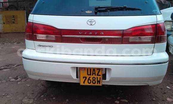 Nunua Ilio tumika Toyota Vitz Nyeupe Gari ndani ya Bundibugyo nchini Magharibi Nunua Ilio tumika Toyota Vitz Nyeupe Gari ndani ya Bundibugyo nchini Magharibi