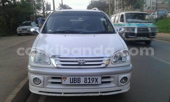 Gura Yakoze Toyota Raum White Imodoka i Kampala mu Uganda Gura Yakoze Toyota Raum White Imodoka i Kampala mu Uganda