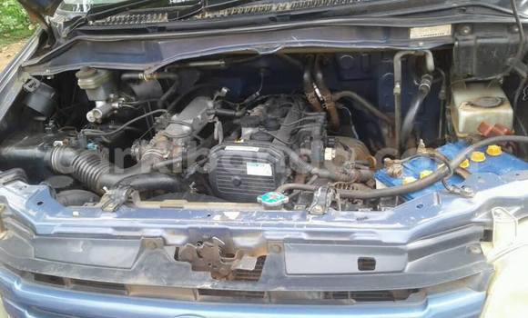 Gura Yakoze Toyota Noah Blue Imodoka i Kampala mu Uganda Gura Yakoze Toyota Noah Blue Imodoka i Kampala mu Uganda