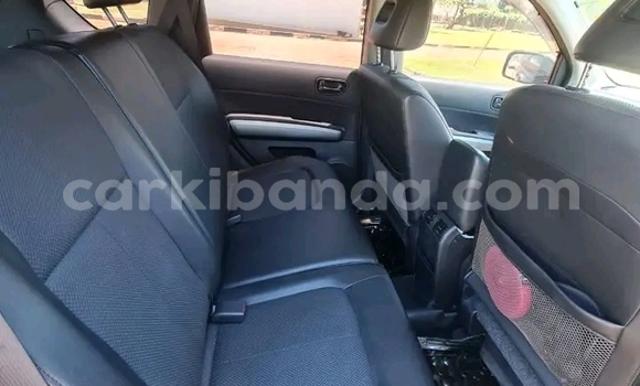 Gura Yakoze Nissan X–Trail Blue Imodoka i Kampala mu Uganda Gura Yakoze Nissan X–Trail Blue Imodoka i Kampala mu Uganda