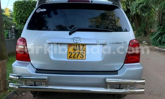 Gura Yakoze Toyota Kruger Silver Imodoka i Kampala mu Uganda Gura Yakoze Toyota Kruger Silver Imodoka i Kampala mu Uganda