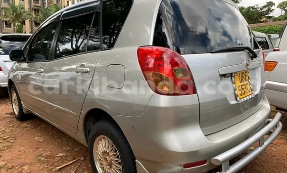 Gura Yakoze Toyota Spacio Silver Imodoka i Kampala mu Uganda Gura Yakoze Toyota Spacio Silver Imodoka i Kampala mu Uganda