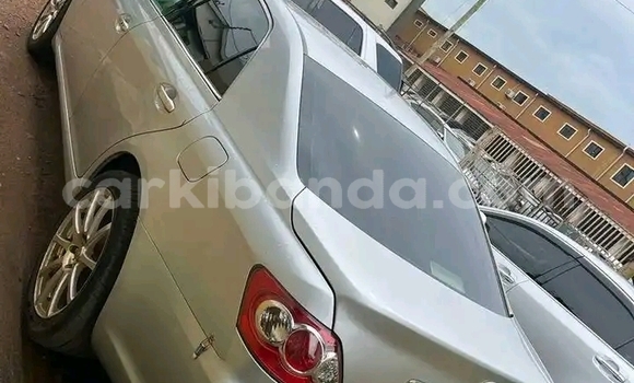 Gura Yakoze Toyota Mark X Silver Imodoka i Kampala mu Uganda