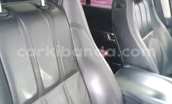 Acheter Occasion Voiture Range Rover Evoque Blanc à Kampala, Ouganda Acheter Occasion Voiture Range Rover Evoque Blanc à Kampala, Ouganda