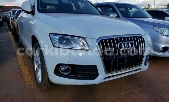 Acheter Occasion Voiture Audi Q5 Blanc à Kampala, Ouganda