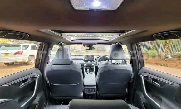 Acheter Occasion Voiture Toyota RAV4 Blanc à Kampala, Ouganda Acheter Occasion Voiture Toyota RAV4 Blanc à Kampala, Ouganda