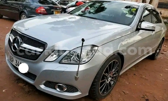 Acheter Occasion Voiture Mercedes‒Benz E–Class Gris à Kampala, Ouganda Acheter Occasion Voiture Mercedes‒Benz E–Class Gris à Kampala, Ouganda