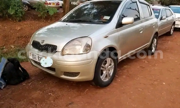 Nunua Ilio tumika Toyota Vitz Beige Gari ndani ya Kampala nchini Uganda Nunua Ilio tumika Toyota Vitz Beige Gari ndani ya Kampala nchini Uganda