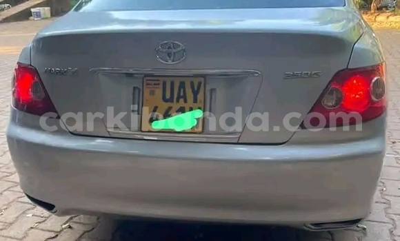 Nunua Ilio tumika Toyota Mark X Fedha Gari ndani ya Kampala nchini Uganda Nunua Ilio tumika Toyota Mark X Fedha Gari ndani ya Kampala nchini Uganda