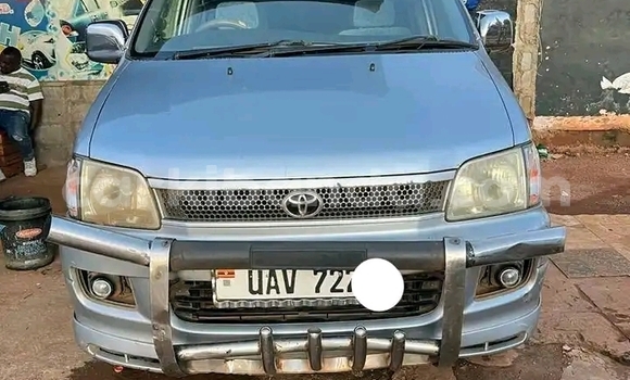 Nunua Ilio tumika Toyota Noah Fedha Gari ndani ya Kampala nchini Uganda Nunua Ilio tumika Toyota Noah Fedha Gari ndani ya Kampala nchini Uganda