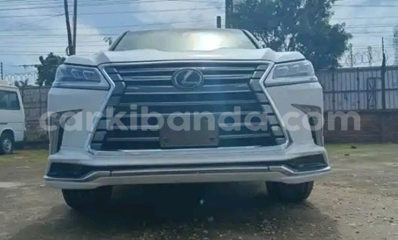 Nunua Ilio tumika Lexus LX Nyeupe Gari ndani ya Kampala nchini Uganda Nunua Ilio tumika Lexus LX Nyeupe Gari ndani ya Kampala nchini Uganda