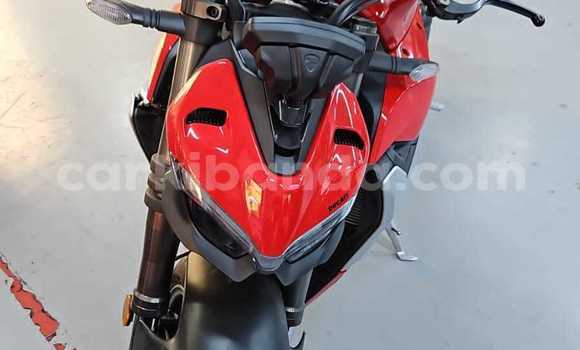Acheter Occasion Moto Ducati Streetfighter Rouge à Kampala, Ouganda