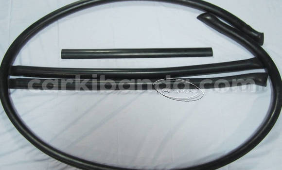 Acheter Mercedes Benz R107 style à Ibanda, Occidental Acheter Mercedes Benz R107 style à Ibanda, Occidental