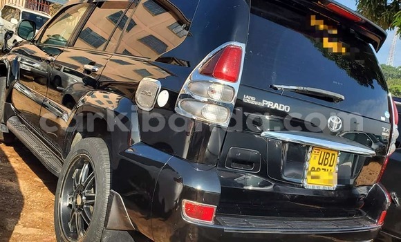 Acheter Occasion Voiture Toyota Land Cruiser Prado Noir à Bombo, Central Acheter Occasion Voiture Toyota Land Cruiser Prado Noir à Bombo, Central