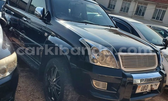 Acheter Occasion Voiture Toyota Land Cruiser Prado Noir à Bombo, Central Acheter Occasion Voiture Toyota Land Cruiser Prado Noir à Bombo, Central