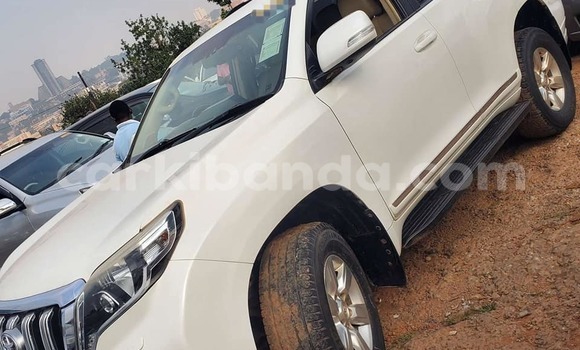 Gura Yakoze Toyota Land Cruiser Prado White Imodoka i Arua mu Uganda Gura Yakoze Toyota Land Cruiser Prado White Imodoka i Arua mu Uganda