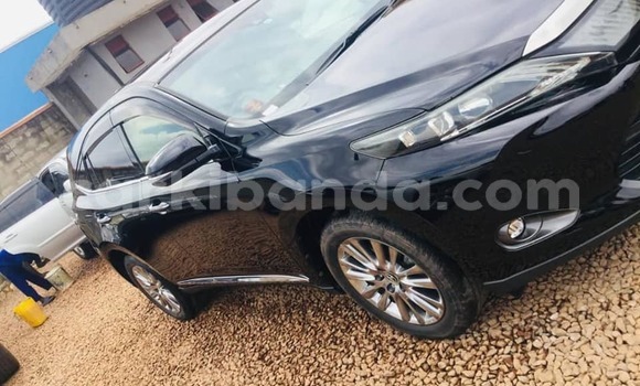 Gura Yakoze Toyota Harrier Black Imodoka i Bugembe mu Eastern Gura Yakoze Toyota Harrier Black Imodoka i Bugembe mu Eastern
