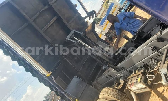 Acheter Occasion Utilitaire Isuzu FTR 850 Noir à Bugembe, Est Acheter Occasion Utilitaire Isuzu FTR 850 Noir à Bugembe, Est