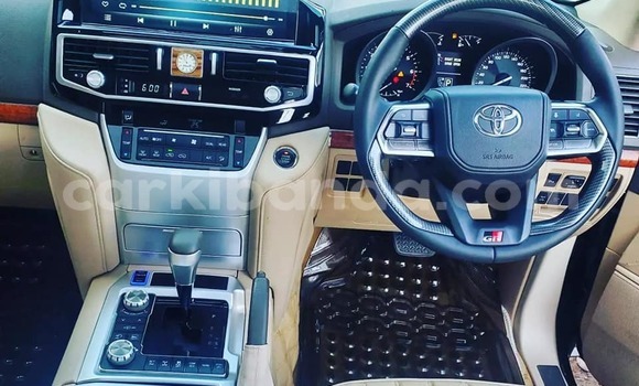 Gura Yakoze Toyota Land Cruiser Prado Black Imodoka i Bugiri mu Eastern Gura Yakoze Toyota Land Cruiser Prado Black Imodoka i Bugiri mu Eastern