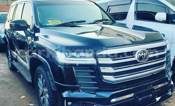 Gura Yakoze Toyota Land Cruiser Prado Black Imodoka i Bugiri mu Eastern Gura Yakoze Toyota Land Cruiser Prado Black Imodoka i Bugiri mu Eastern