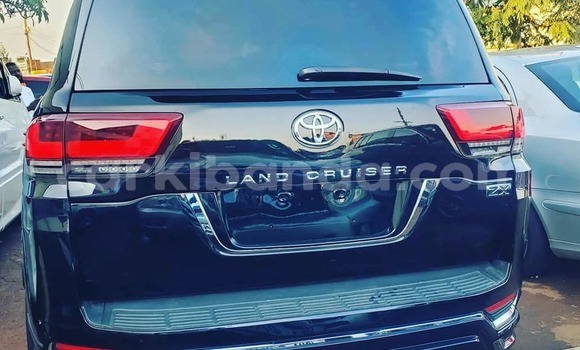 Gura Yakoze Toyota Land Cruiser Prado Black Imodoka i Bugiri mu Eastern Gura Yakoze Toyota Land Cruiser Prado Black Imodoka i Bugiri mu Eastern