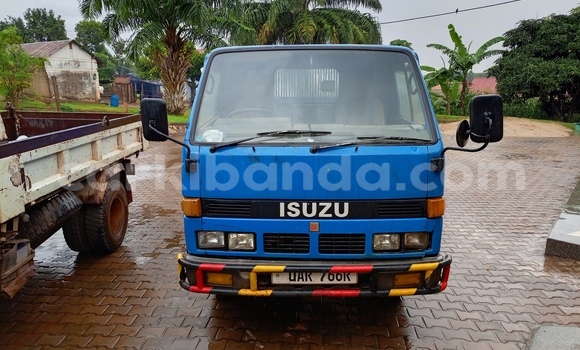 Gura Yakoze Isuzu FTR 850 Blue Ikamyo i Kampala mu Uganda
