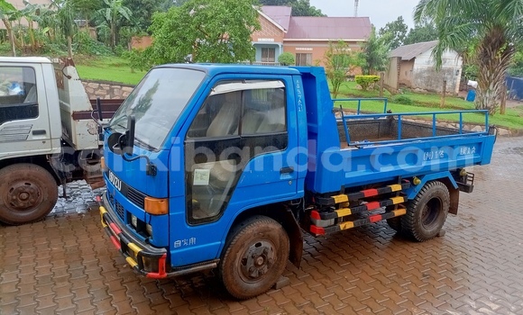 Buy Used Isuzu FTR 850 Blue Truck in Kampala in Uganda Buy Used Isuzu FTR 850 Blue Truck in Kampala in Uganda