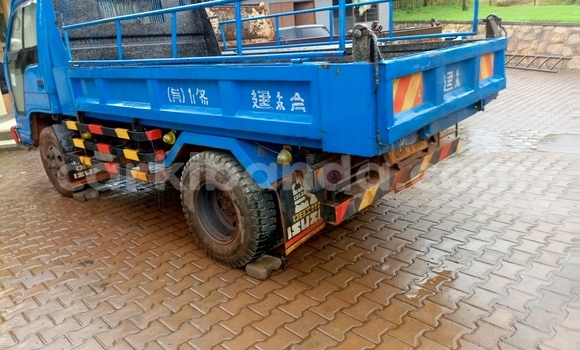 Buy Used Isuzu FTR 850 Blue Truck in Kampala in Uganda Buy Used Isuzu FTR 850 Blue Truck in Kampala in Uganda