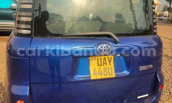 Nunua Ilio tumika Toyota Sienta Bluu Gari ndani ya Kampala nchini Uganda Nunua Ilio tumika Toyota Sienta Bluu Gari ndani ya Kampala nchini Uganda