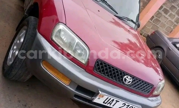 Acheter Occasion Voiture Toyota RAV4 Rouge à Kampala, Ouganda