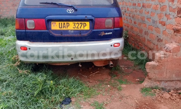 Nunua Ilio tumika Toyota Ipsum Bluu Gari ndani ya Apac nchini Kaskazini