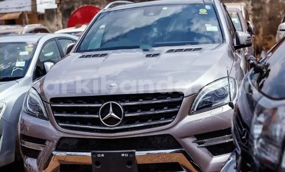 Buy Used Mercedes‒Benz ML–Class Beige Car in Kampala in Uganda