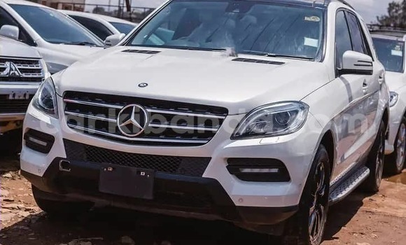 Buy Used Mercedes‒Benz ML–Class White Car in Kampala in Uganda
