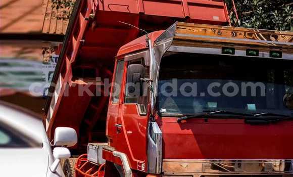 Gura Yakoze Isuzu FTR 850 Red Ikamyo i Kampala mu Uganda Gura Yakoze Isuzu FTR 850 Red Ikamyo i Kampala mu Uganda