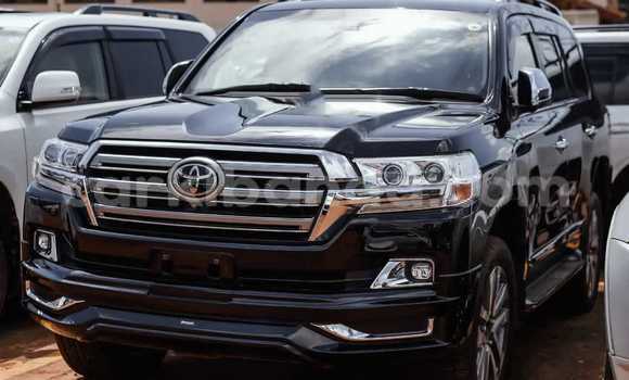 Nunua Ilio tumika Toyota Land Cruiser Nyeusi Gari ndani ya Kampala nchini Uganda Nunua Ilio tumika Toyota Land Cruiser Nyeusi Gari ndani ya Kampala nchini Uganda
