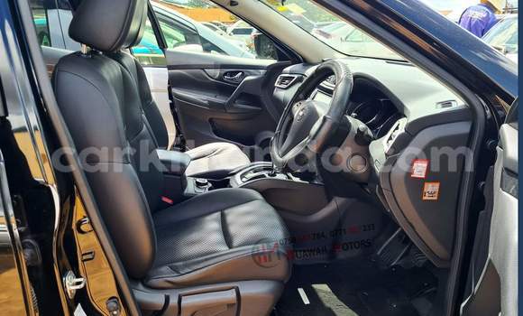 Nunua Ilio tumika Nissan X–Trail Nyeusi Gari ndani ya Kampala nchini Uganda Nunua Ilio tumika Nissan X–Trail Nyeusi Gari ndani ya Kampala nchini Uganda