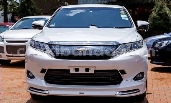 Buy Used Toyota Harrier White Car in Kampala in Uganda Buy Used Toyota Harrier White Car in Kampala in Uganda