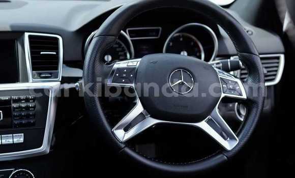 Nunua Ilio tumika Mercedes‒Benz ML–Class Nyingine Gari ndani ya Kampala nchini Uganda Nunua Ilio tumika Mercedes‒Benz ML–Class Nyingine Gari ndani ya Kampala nchini Uganda