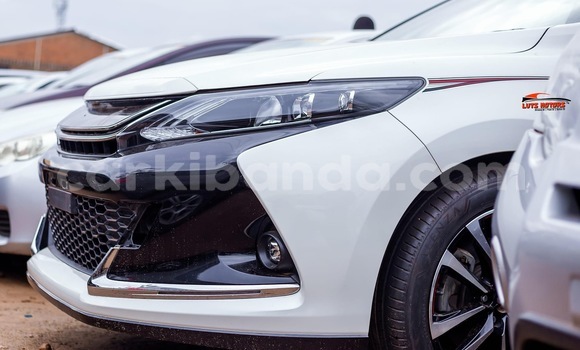 Buy Used Toyota Harrier White Car in Kampala in Uganda