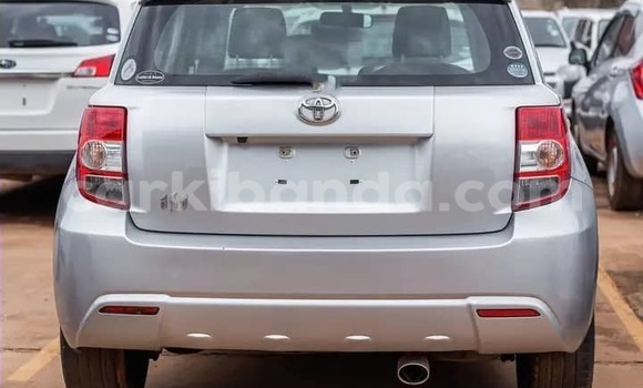 Nunua Ilio tumika Toyota IST Fedha Gari ndani ya Kampala nchini Uganda Nunua Ilio tumika Toyota IST Fedha Gari ndani ya Kampala nchini Uganda
